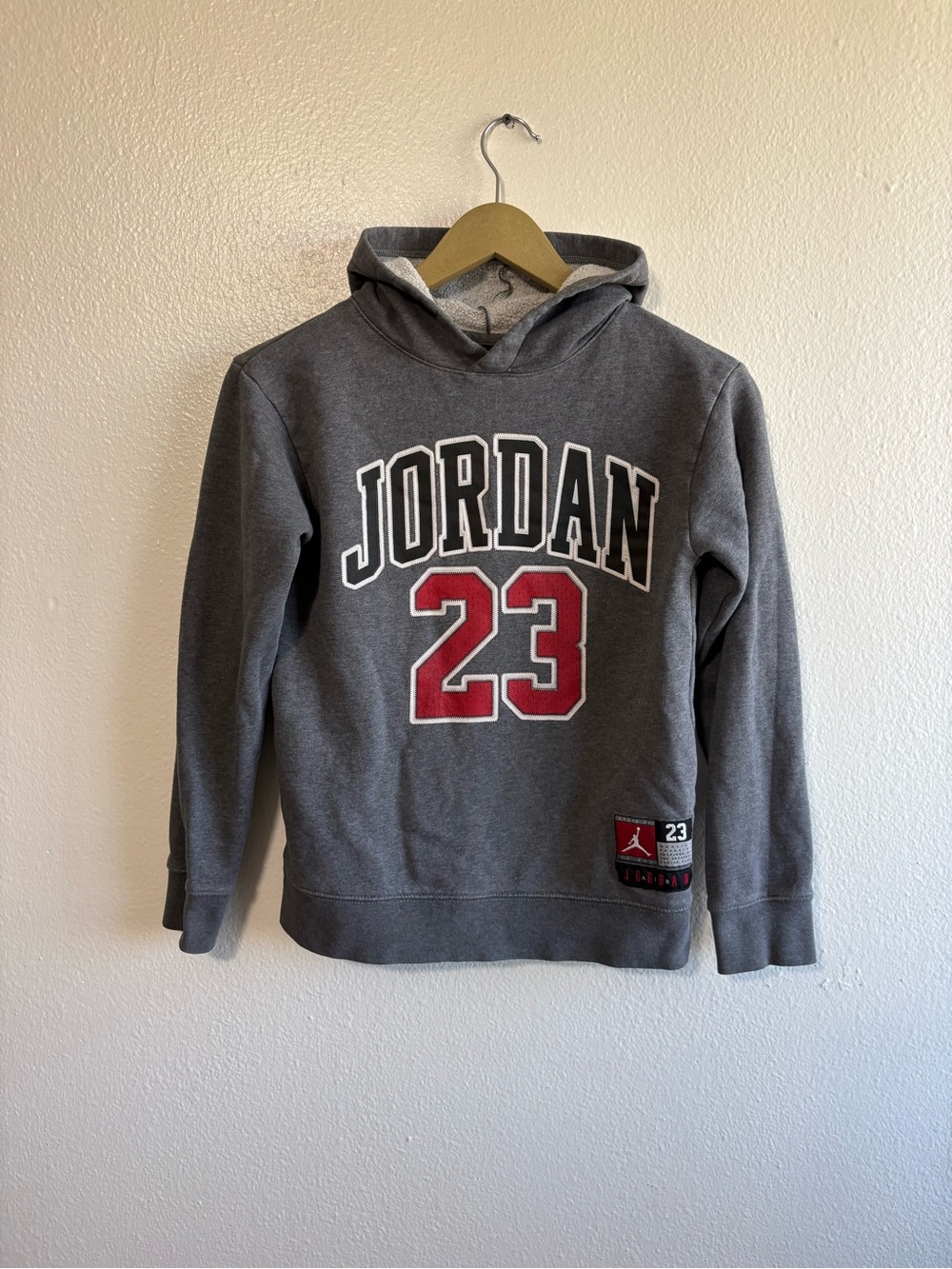 Air Jordan Youth Medium Gray Red #23 Graphic Pullover Fleece Sweatshirt Sporty